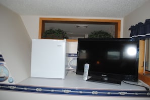 Refrigerator, Flat Screen, Coffee and Coffee Maker in The Crow's Nest.