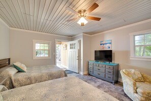 Studio | 2 Full Beds | Smart TV