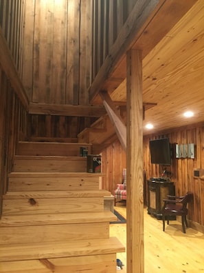 STAIRS TO BEDROOMS