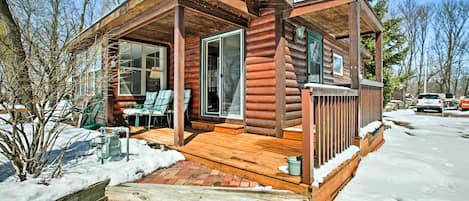 Experience this 1-bedroom, 1-bath vacation rental cottage in Fort Atkinson!
