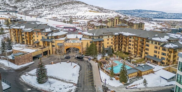 Sundial Lodge