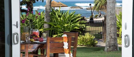Ocean and beach view lanai! - Watch the whales breach from your ocean and beach view lanai with dining table, chaise lounge and end table!
