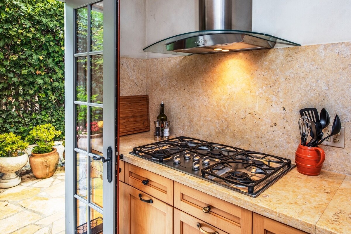 3770 Stone’s Throw ~ Gorgeous, Updated Custom Home, Walk to Ocean and Town!