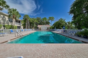 SW4-105 - The Las Brisas community pool is just a view steps around the corner from this unit