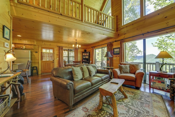 Bryson City Vacation Rental | 2BR | 2BA | 1,100 Sq Ft | Stairs Required