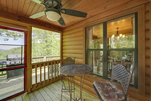 Screened-In Porch