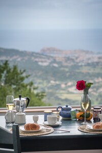 Traumhaftes Appartement mit Meerblick und Pool in Bestlage
