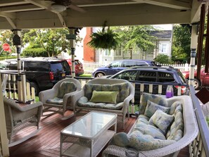 Ocean Grove: Beautiful Bright Apartment with large relaxing wrap around porch!