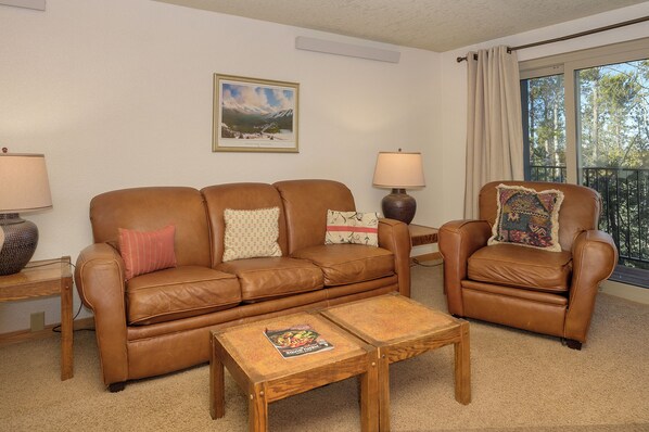 SWP Beaver Village 724 living room
