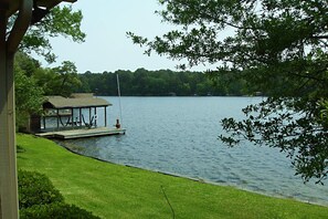 Lake Greenbriar & view of the dock.