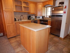 StayWinterParkBeaverVillageCondos Kitchen unit 1812
