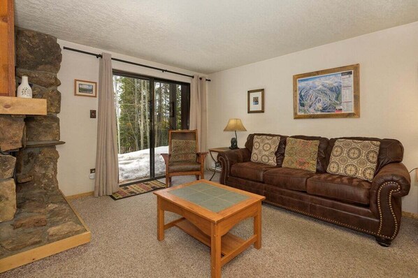 SWP Beaver Village 711 living room