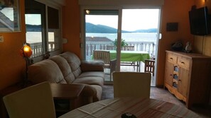 Living room 2