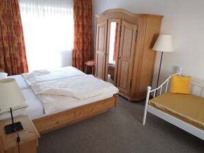 Mayerhaus Wohnung 6, Ferienwohnung für 5 Personen-Schlafzimmer