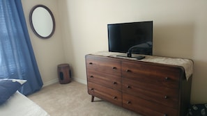 Cable Tv In master Bed Room