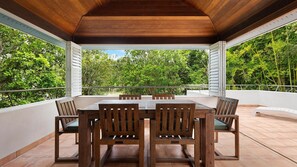 Outdoor dining