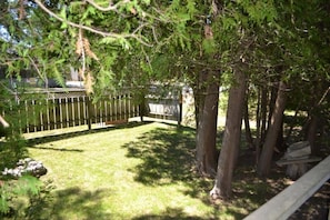 Front yard facing the beach 