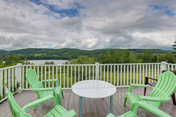 Lawrenceville Vacation Rental | 2BR | 1BA | 625 Sq Ft | Stairs Required
