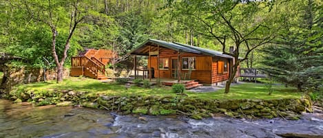 Bryson City Vacation Rental | 2BR | 1BA | 1,100 Sq Ft | Steps to Access