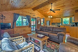 Living Room | Free WiFi | Central A/C & Heat | Satellite TV