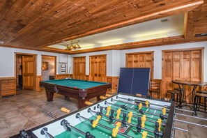 Spielezimmer