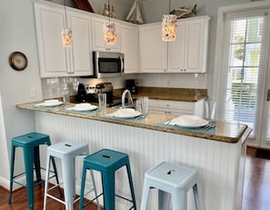 Counter dining