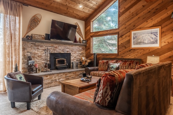 Living Room / Flat Screen TV / Wood Burning Fireplace