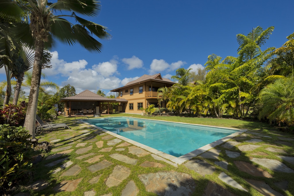 Check out this secluded villa in Hawaii island with a private pool.