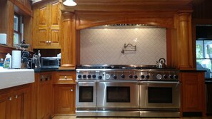 78" Thermador Multi-Fuel Range with 60" Viking Range Hood