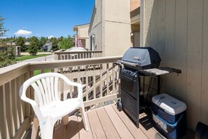 SWP Meadow Ridge 18-11 Private deck