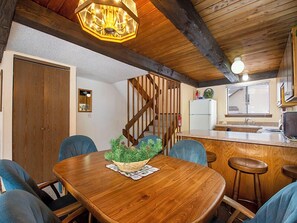 SWP Meadow Ridge 2806 Dining Room