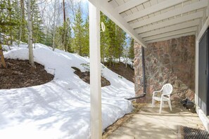SWP Hideaway Village Alpine 4 Private patio