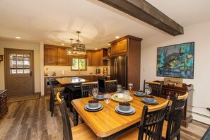 SWP HC 2121 dining area