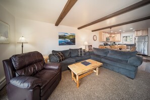 SWP Hi Country Haus 2007 living room