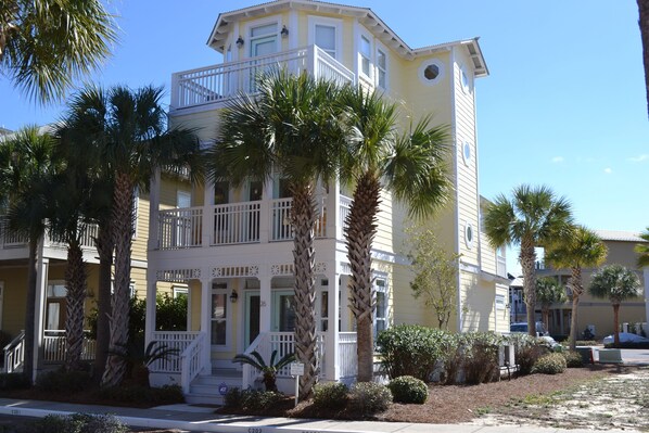 Main Entrance across from pool.