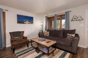 SWP Hi Country Haus 2506 living room