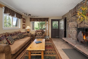 SWP Hi Country Haus 1515 living room