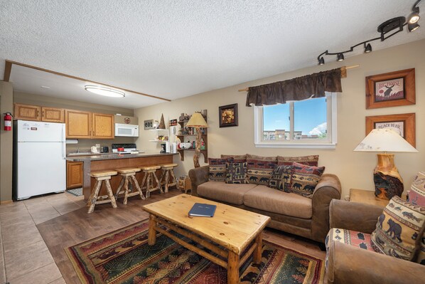 SWP Hi Country Haus 1515 open floor plan