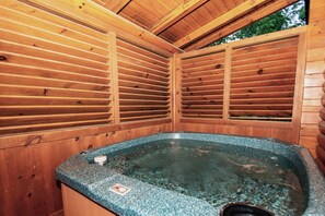 Bain à remous extérieur