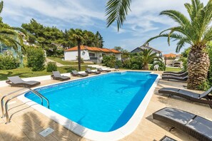 Holiday Home Swimming Pool