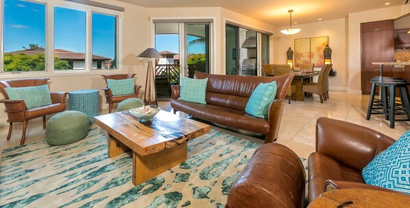 Open~ Airy and Bright Floor Plan!