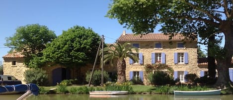 Propriete vu du Canal du Midi