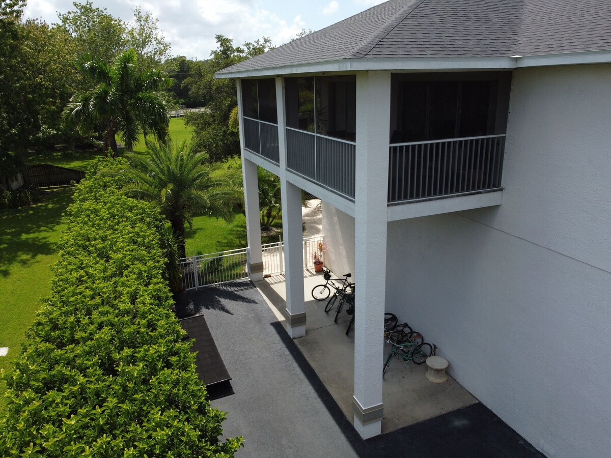 You Are Closer to Your Own Private Paradise on Beautiful Tampa Bay!