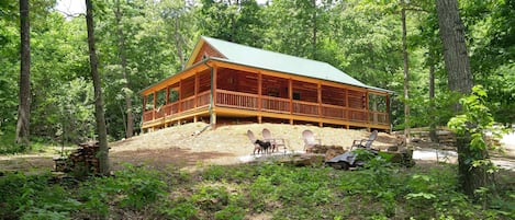 Mama Bear Cabin 2 bed 2 bath withbloft