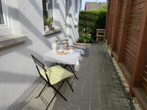 屋外ダイニングエリア
