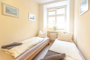 Schlafzimmer mit integrierter Küche