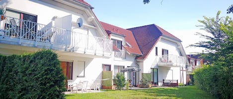 Ferienwohnung Victoria mit Terrasse und Gartenblick