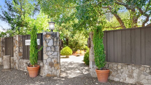 Entrance to Pomegranate Farm 