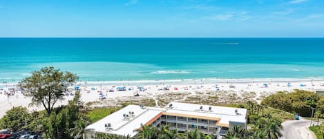 AMI Dreaming aerial view of complex with Gulf of Mexico in background