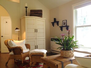 Living room with views to Cheyenne Mountain.